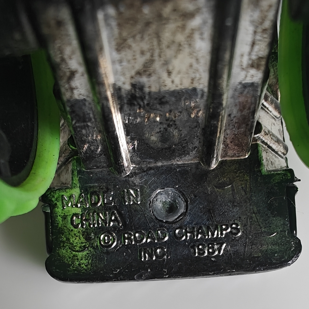 Road Champs Monster Truck 1987 Vintage Black Chevy? Truck Neon Green Wheels - Picture 5 of 5